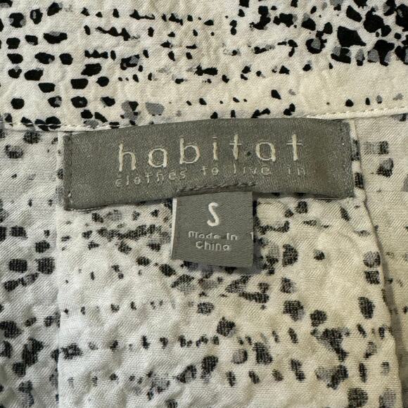 Habitat Size Small Lagen Look Black Textured Blouse with Black Floral De… - Picture 8 of 8